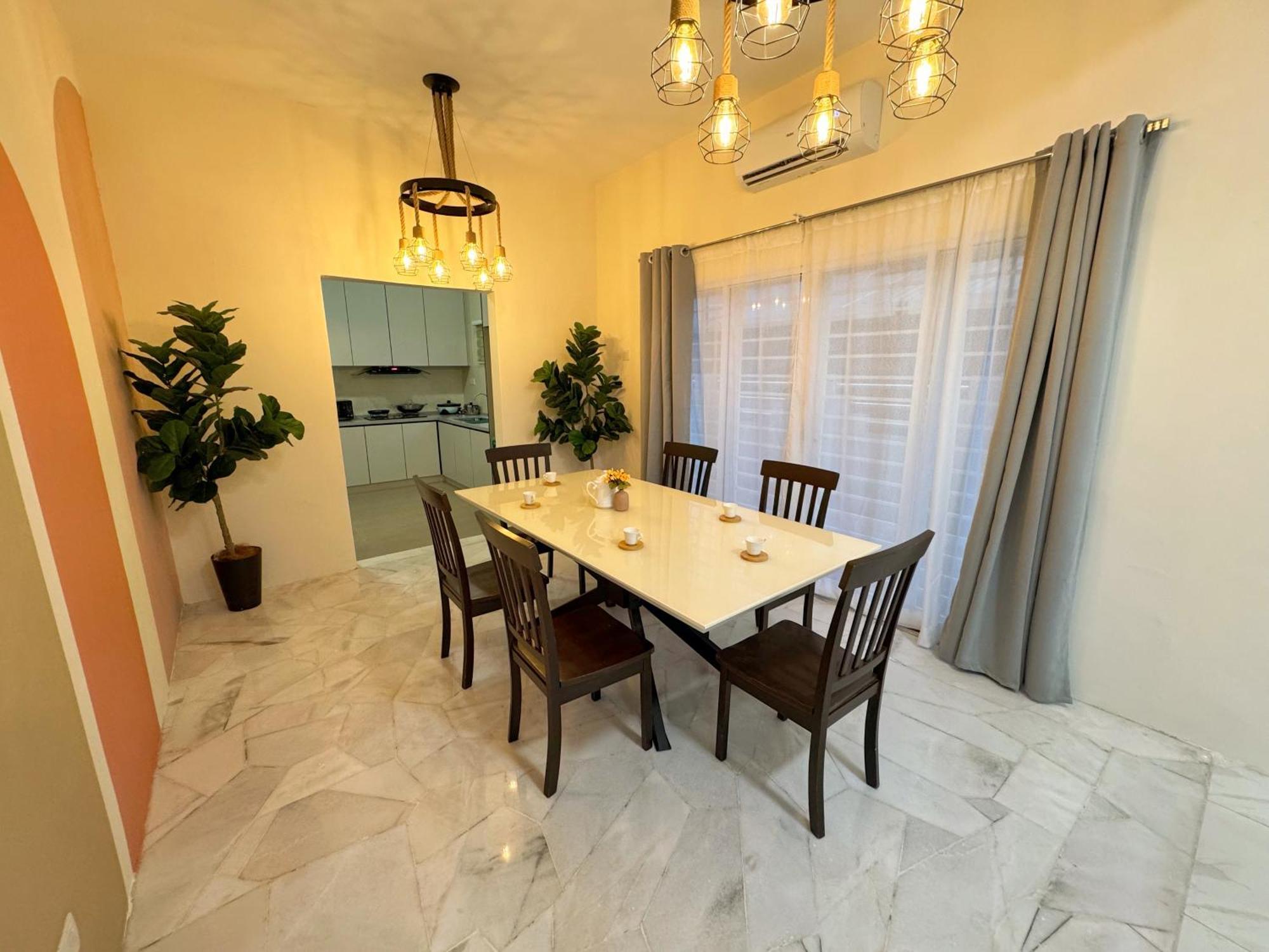 Rumah percutian Private Pool Semid 5 Min Walk Sunwayvelocity Max 21 Pax *